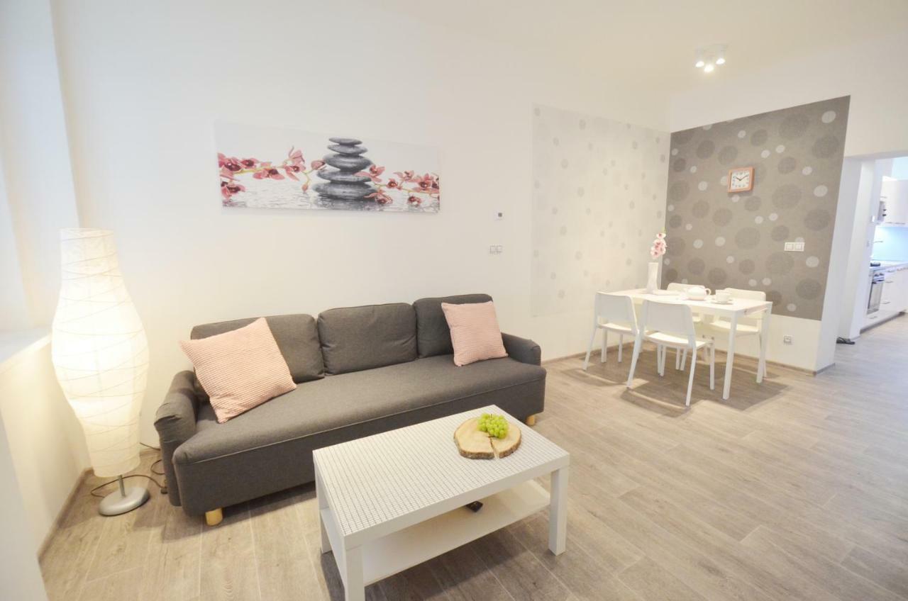 Apartmany Jizdarenska Karlovy Vary Exterior photo